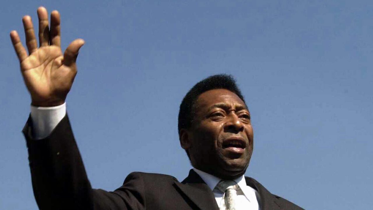 Pelé ricoverato d'urgenza in ospedale.