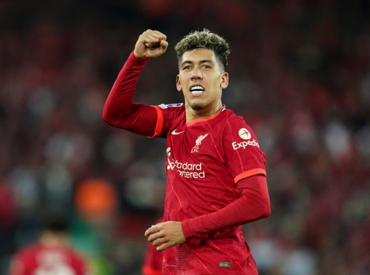 Calciomercato, Firmino lascia il Liverpool e firma per la Juventus.