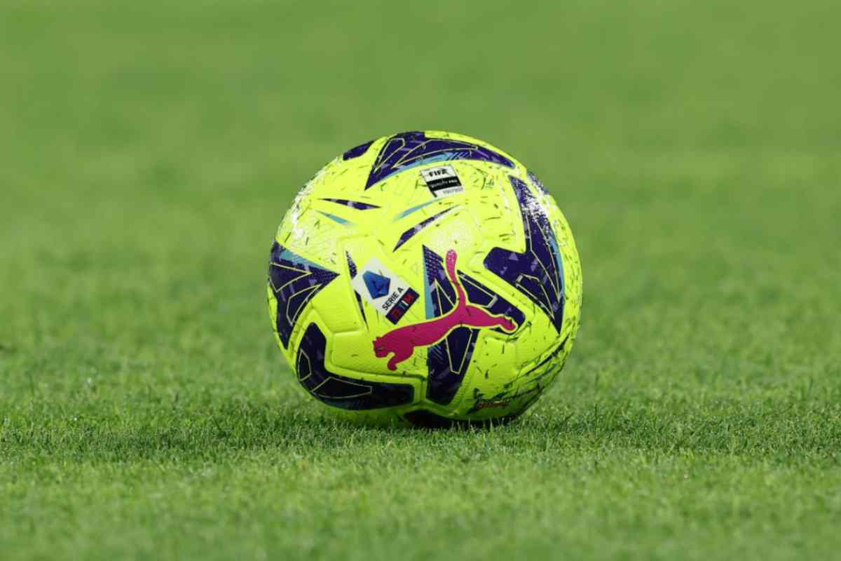 Il pallone non rimbalza a Salerno per la pioggia: rischio rinvio.