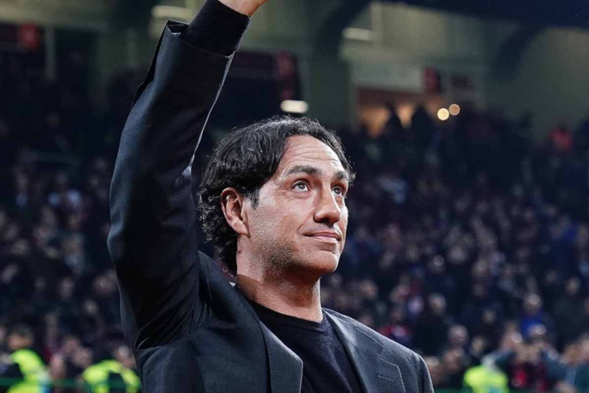 Nesta saluta San Siro foto LaPresse