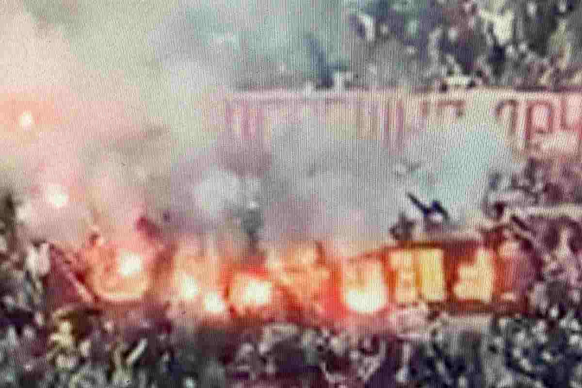 Lo striscione dei Fedayn bruciato a Belgrado. 