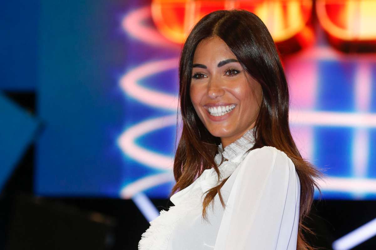 Federica Nargi costume mostra troppo