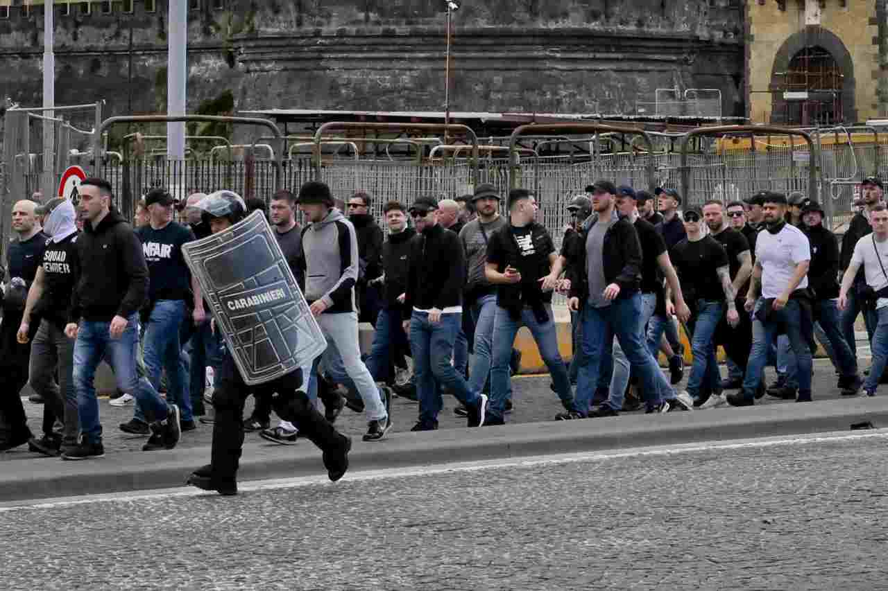 Napoli Eintracht scontri tifosi