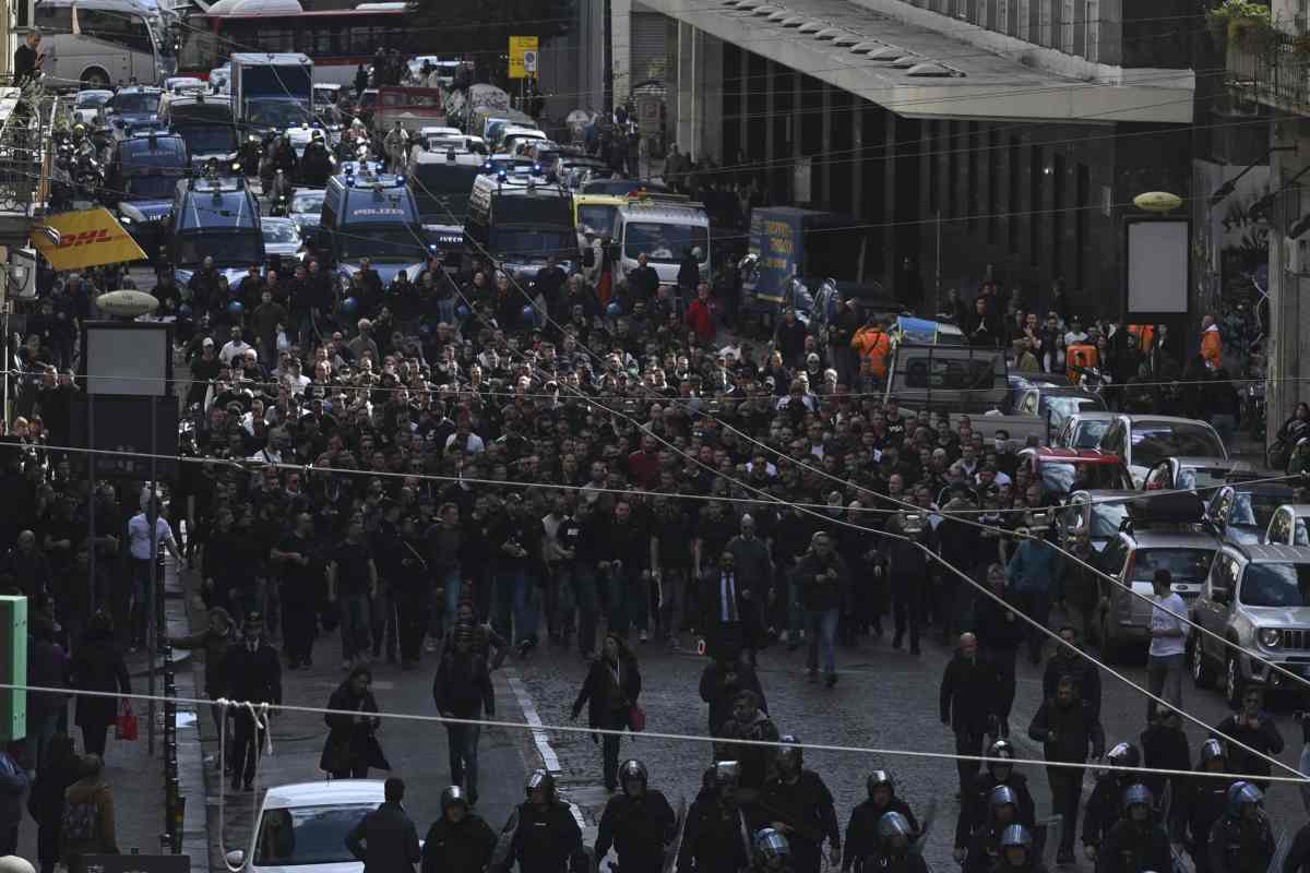 Scontri Napoli tifosi Eintracht Francoforte