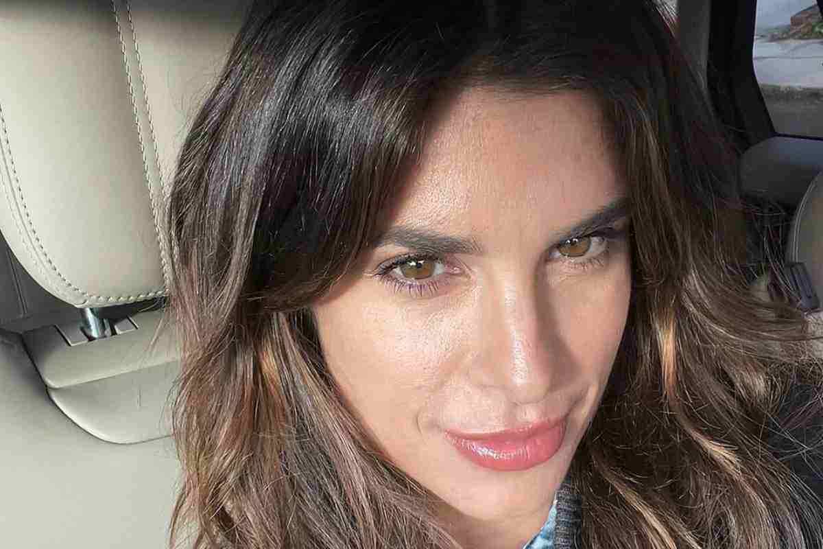 Elisabetta Canalis solo in reggiseno, esplosiva