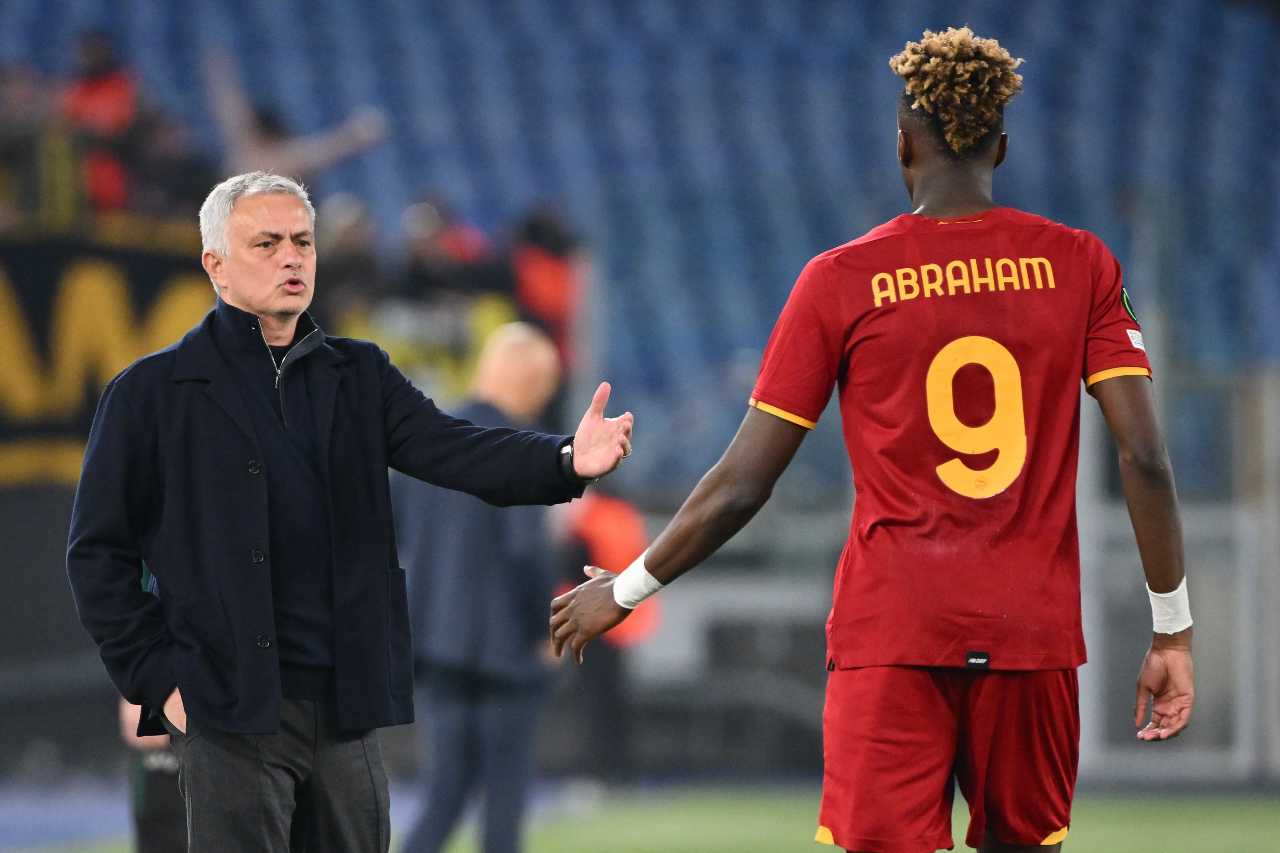 Mourinho Abraham Chelsea (LaPresse) - Calcionow