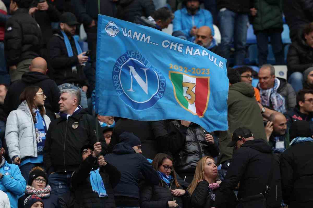 I tifosi del Napoli non hanno ancora dimenticato l'eliminazione dalla Champions