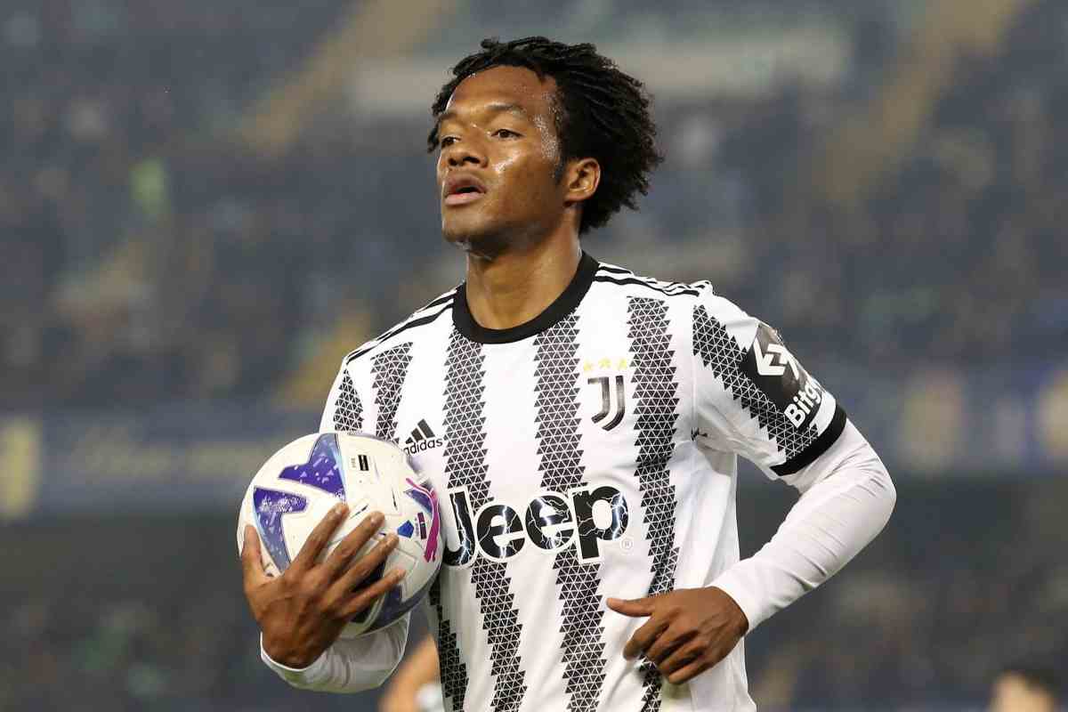 cuadrado scarpe al contrario