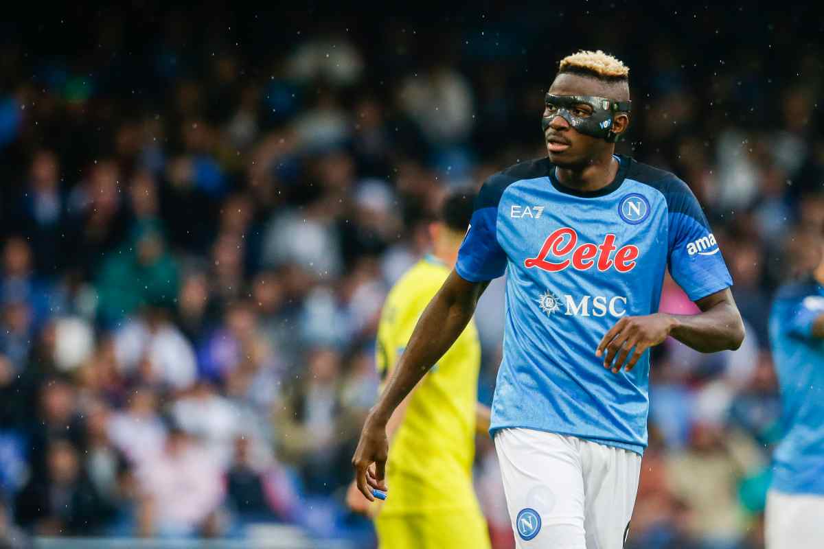 Osimhen segna gol a grappoli. 25 gol in Serie A per il nigeriano.