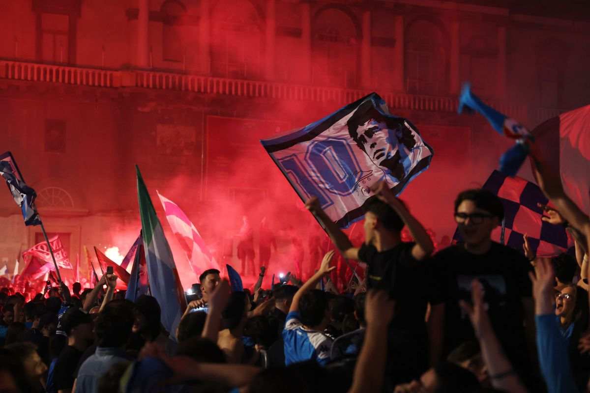 Incendio Napoli