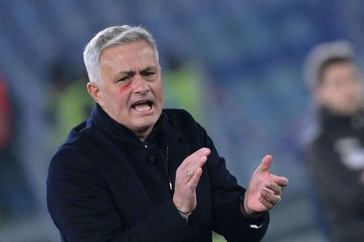 Mourinho via da Roma