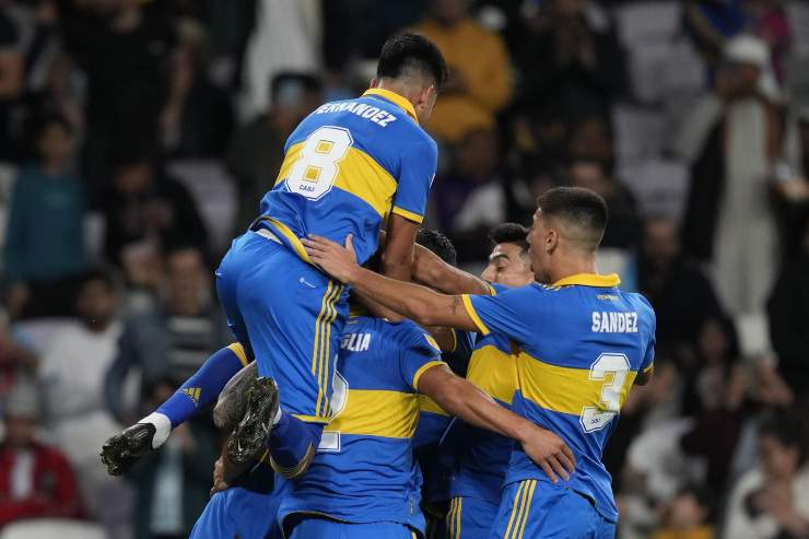 Scontri tra tifosi del Boca Jrs e Colo Colo