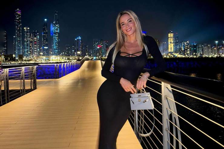 Diletta Leotta vacanze Dubai vestito scollatura
