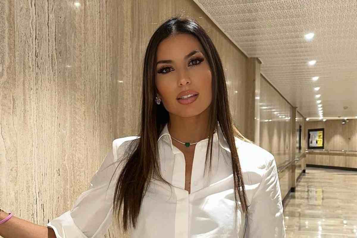 Elisabetta Gregoraci, che espressione nella foto social