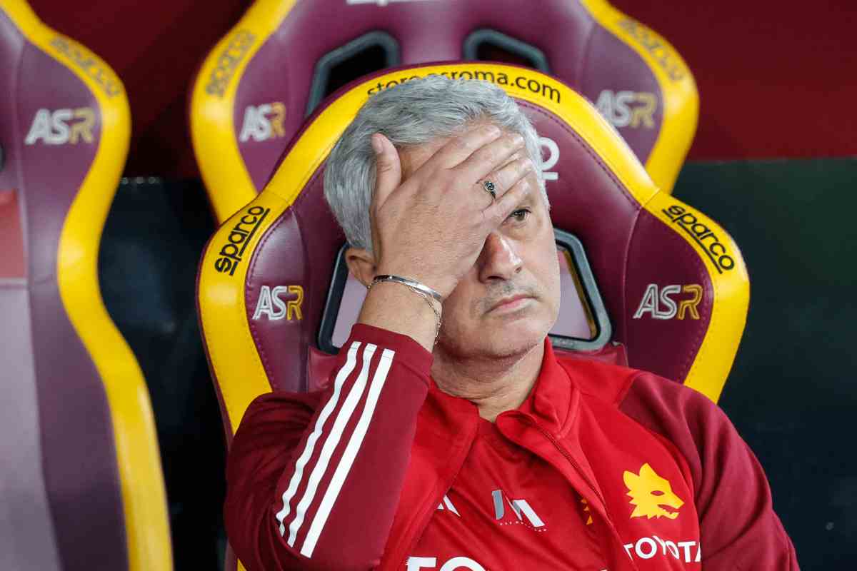 Roma: altro infortunio, salta anche il Derby Momento complicato per la Roma di Mourinho che continua a perdere pezzi. Un altro giocatore si è infortunato e dovrà stare fuori per diverso tempo. Infatti, ci sono ora aggiornamenti sulle sue condizioni