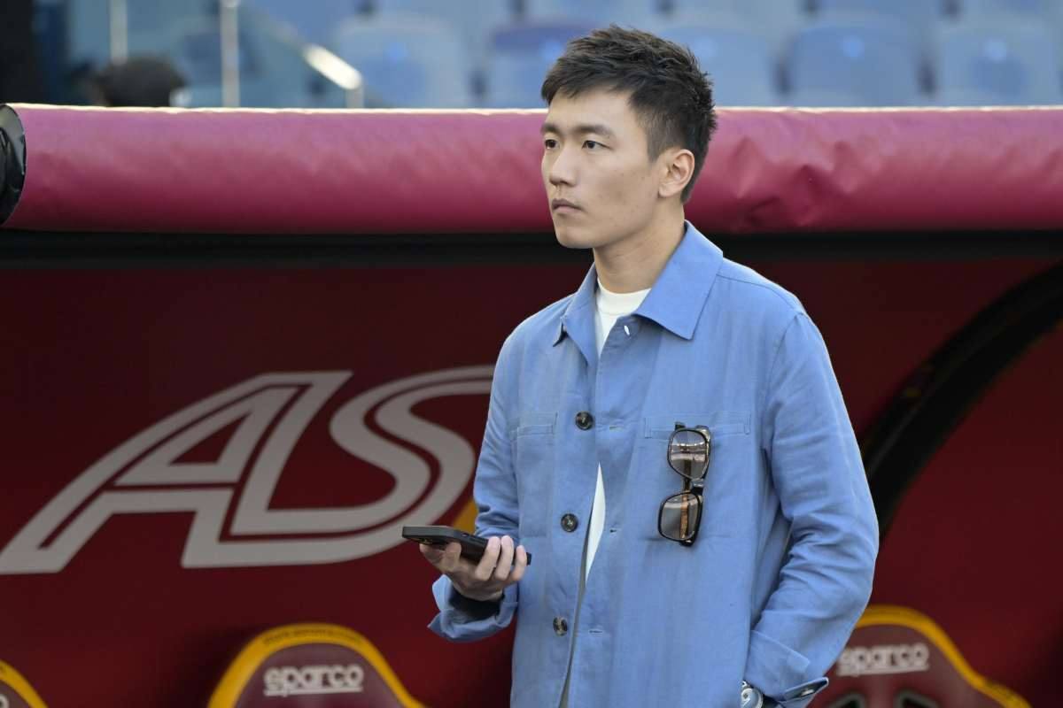 Calciomercato Inter Zhang offerta Calhanoglu Manchester United