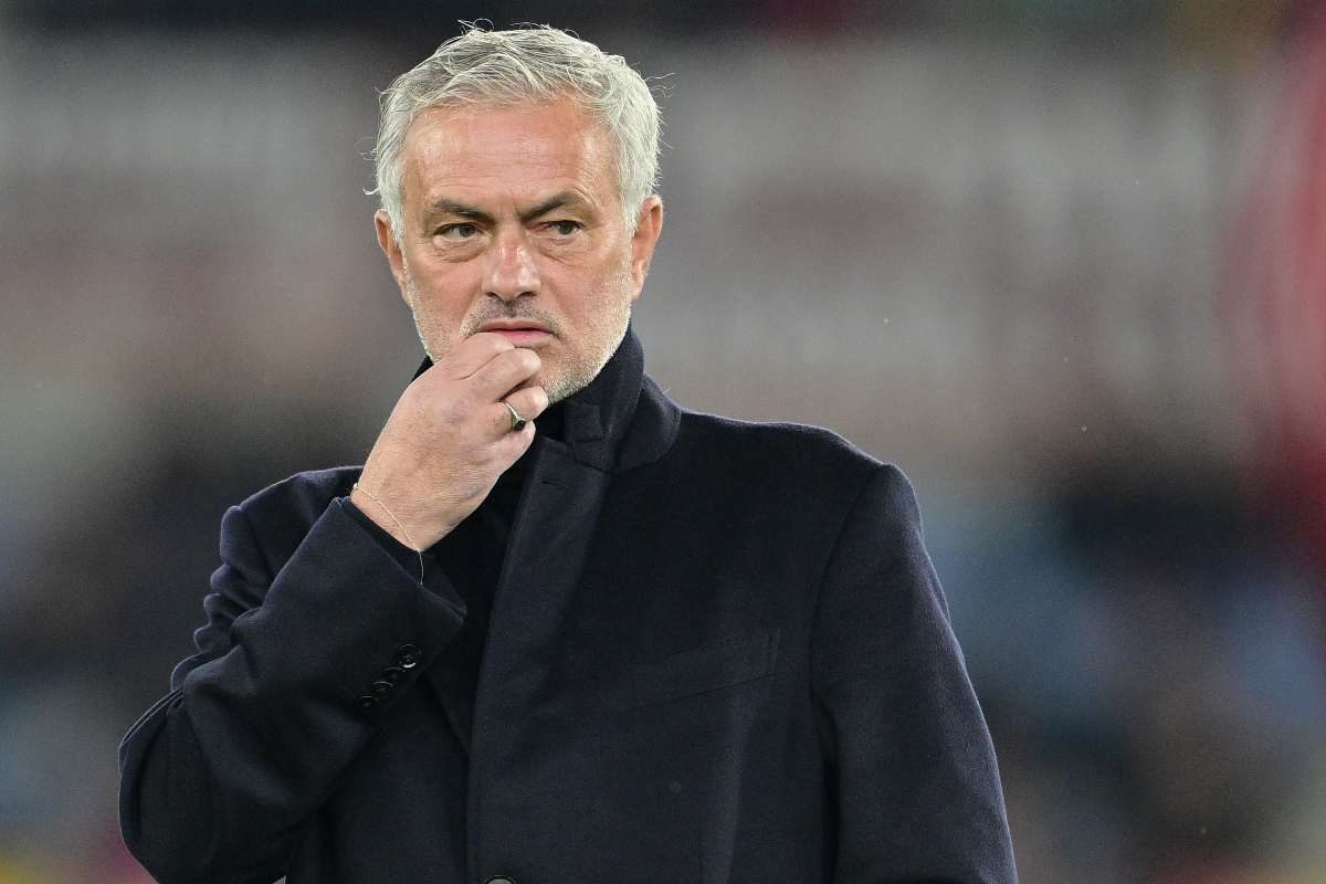 Roma, l'ambiete giallorosso contro José Mourinho