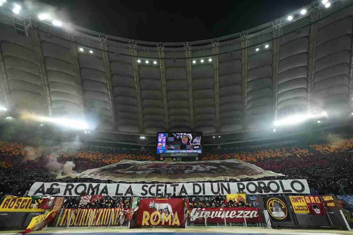 Tifosi Roma, contestazione prima della partita