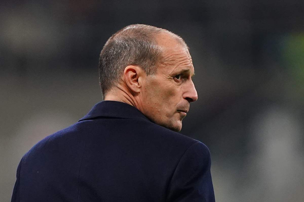 Massimiliano Allegri a colloquio con i giocatori