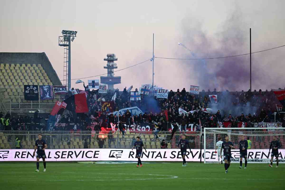 Cosenza Catanzaro richiesta rinvio Serie B