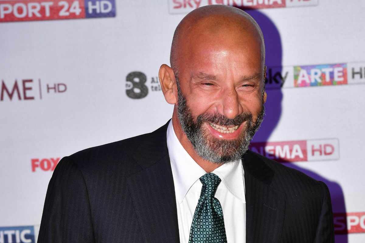 Vialli, il suo gesto commovente per il compagno in difficoltà: tifosi  commossi