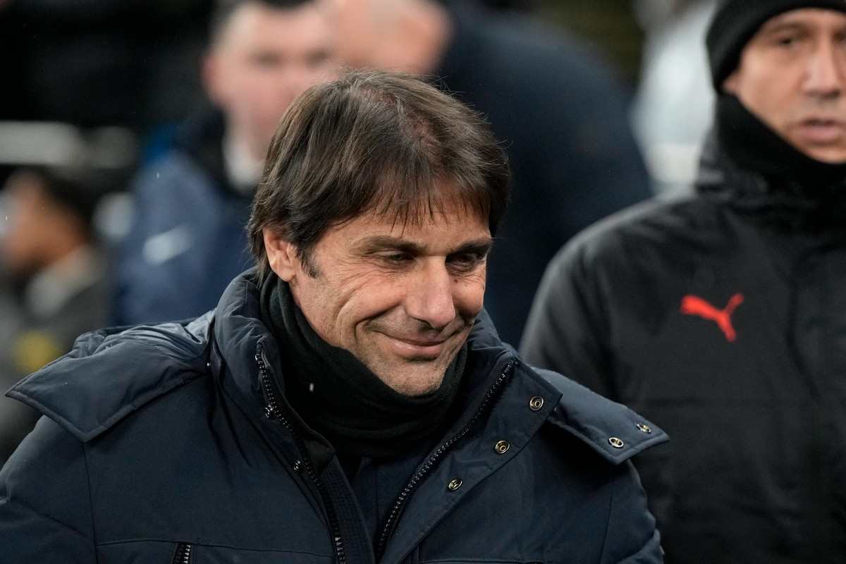 Annuncio in diretta sul ritorno di Conte in Serie A