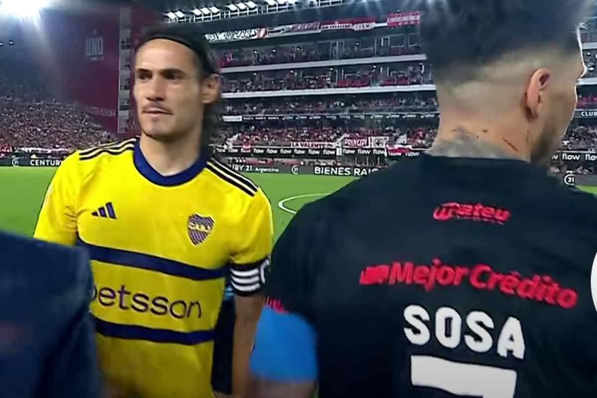 Cavani e Sosa, ex Napoli, in campo durante la tragedia che ha colpito l'Estudiantes