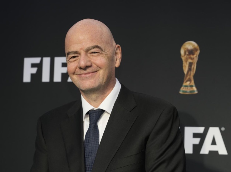 Infantino smorza le critiche: la regola verrà testata