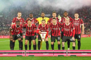 Giocatori Milan in posa per foto prima inizio match