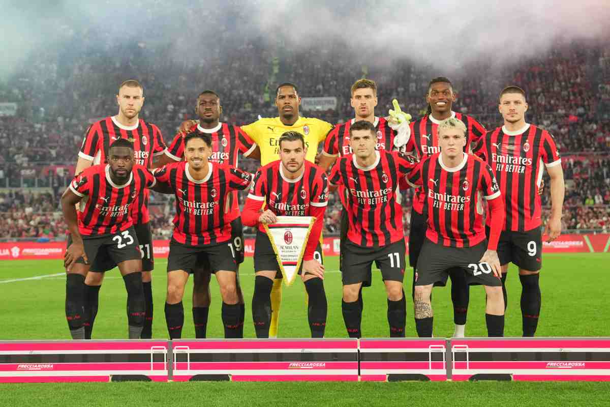 Giocatori Milan in posa per foto prima inizio match