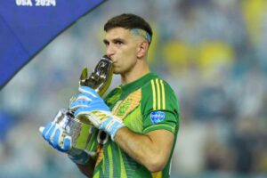 Calciomercato, il "Dibu" Martinez in Serie A