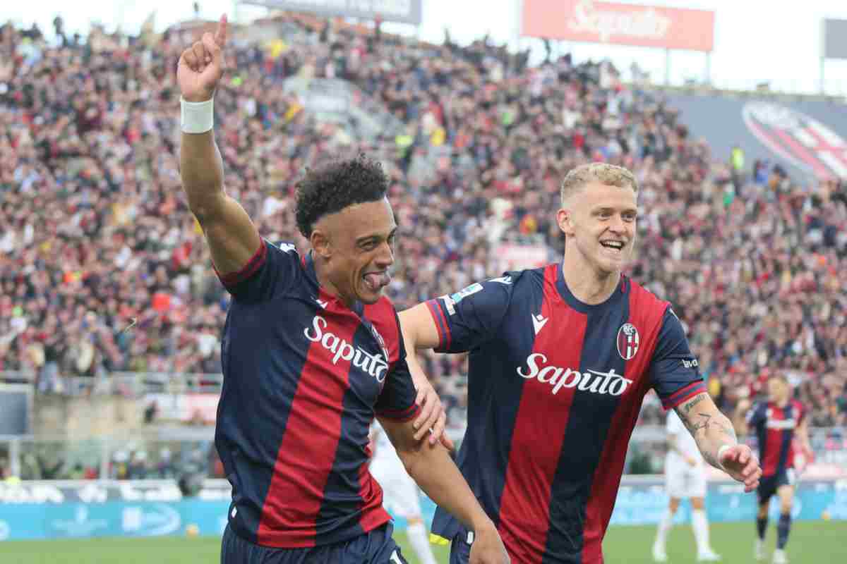Dan Ddoye con il braccio alzato in segno di esultanza dopo un gol