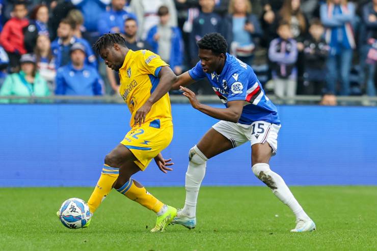 Ebenezer Akinsanmiro in azione con la Sampdoria