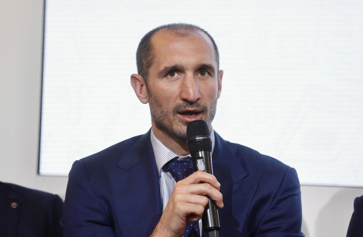Giorgio Chiellini parla al microfono
