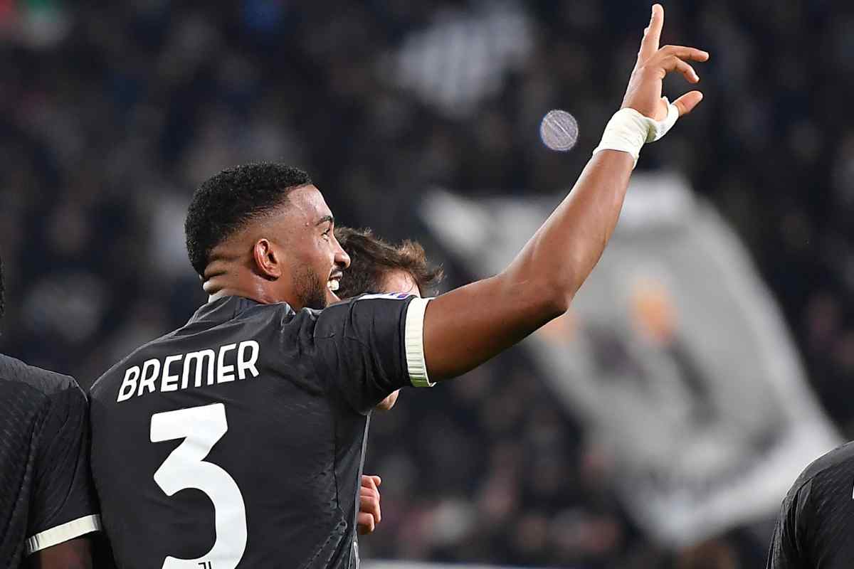 Gleison Bremer esulta dopo un gol con la Juve