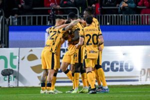 Giocatori dell'Inter che esultano
