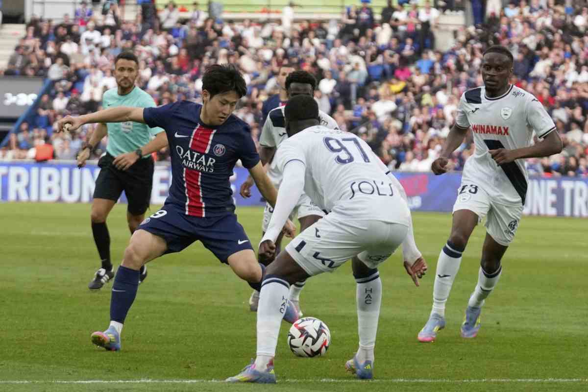 Kang-in Lee con la maglia del PSG