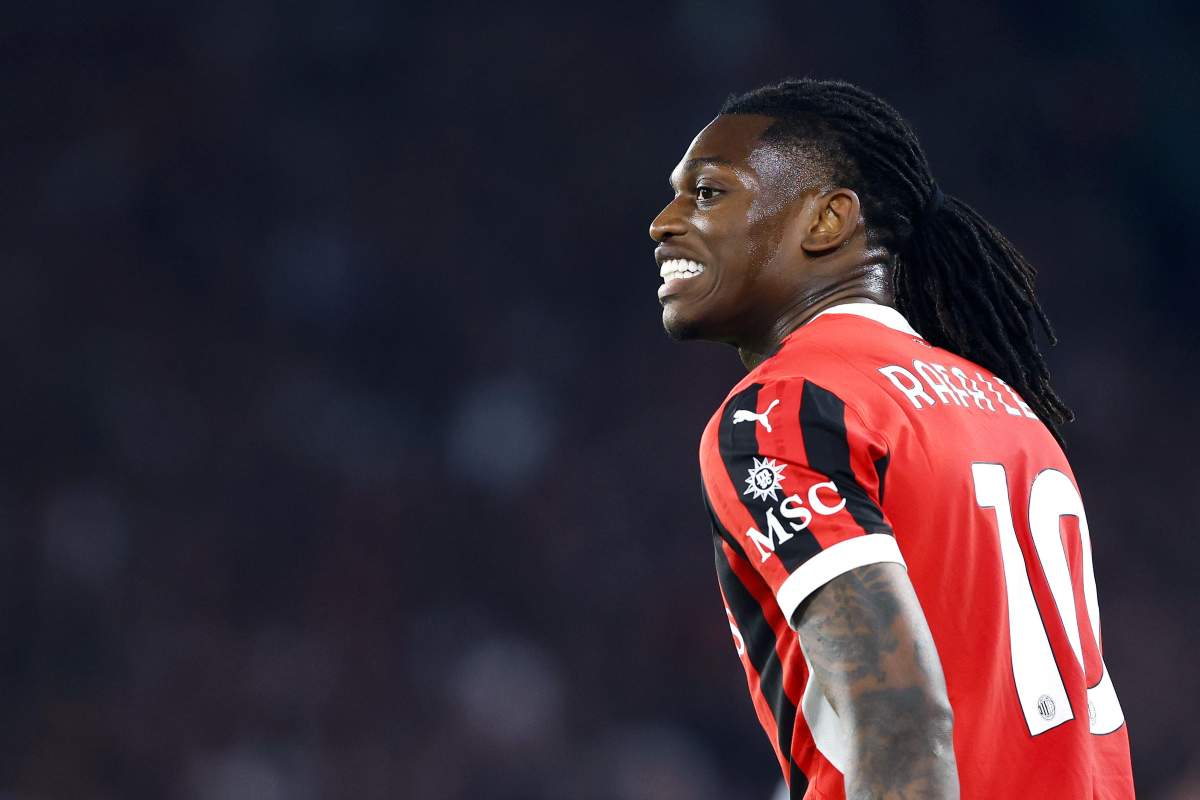 Leao con la maglia del Milan