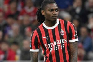 Rafael Leao in campo con il Milan
