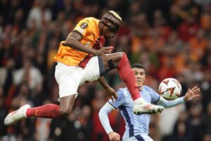 Victor Osimhen in azione con il Galatasaray