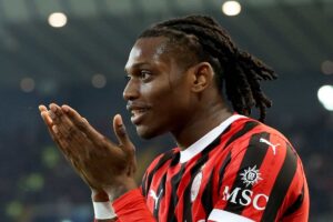 Rafa Leao con la maglia del Milan