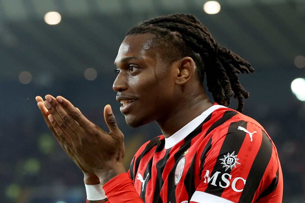 Rafa Leao con la maglia del Milan