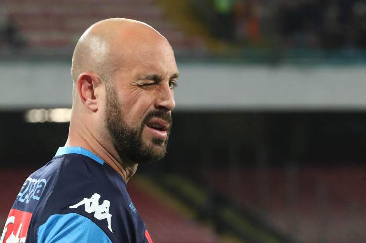 Pepe Reina fa l'occhiolino