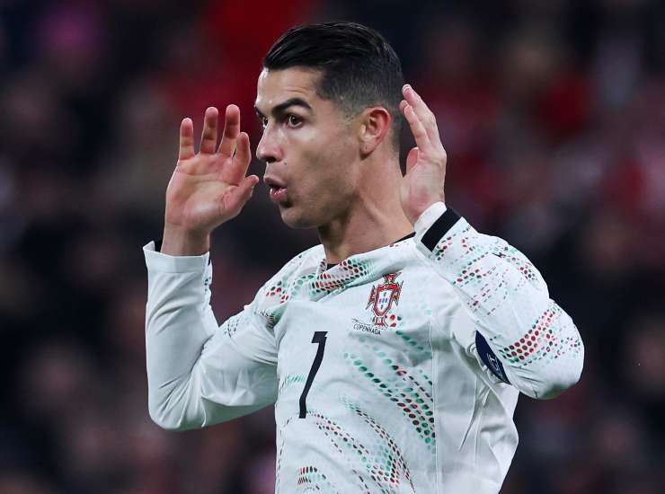 Il fuoriclasse portoghese Cristiano Ronaldo con il Portogallo