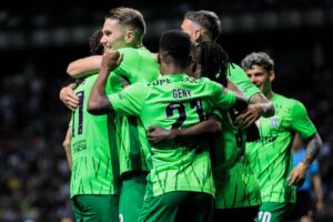 Sporting Lisbona esulta dopo un gol