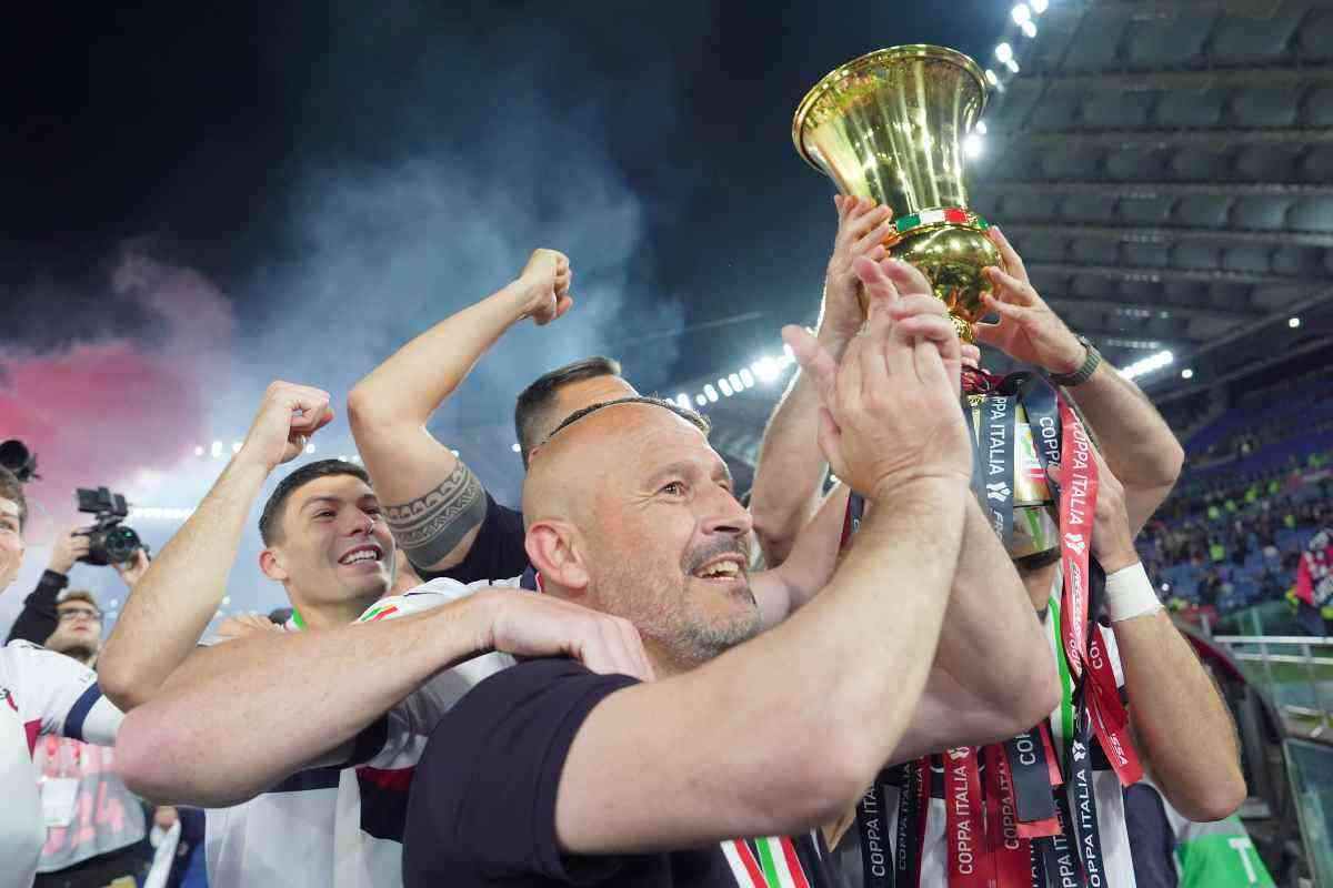 Vincenzo Italiano con la Coppa Italia