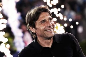 Antonio Conte euforico nella serata dello Scudetto
