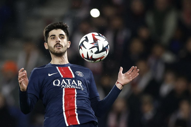 Lucas Beraldo in azione con la maglia del PSG