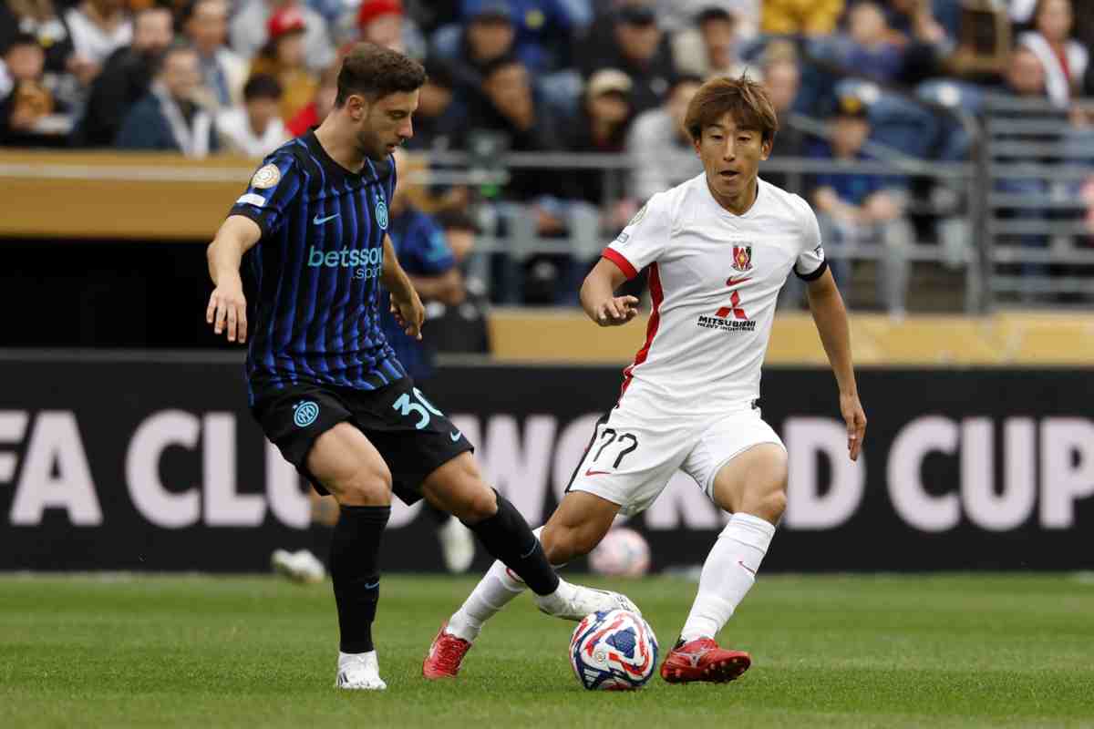 Carlos Augusto in campo contro gli Urawa Reds