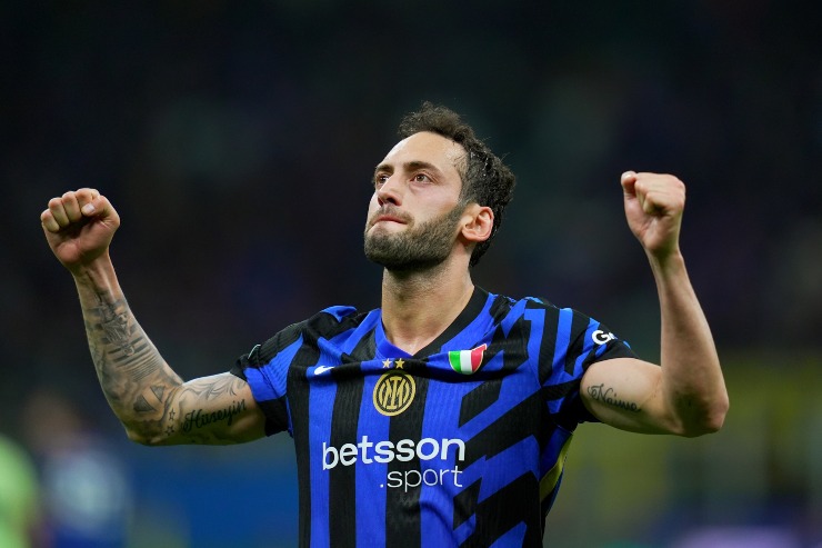 Hakan Calhanoglu, centrocampista dell'Inter